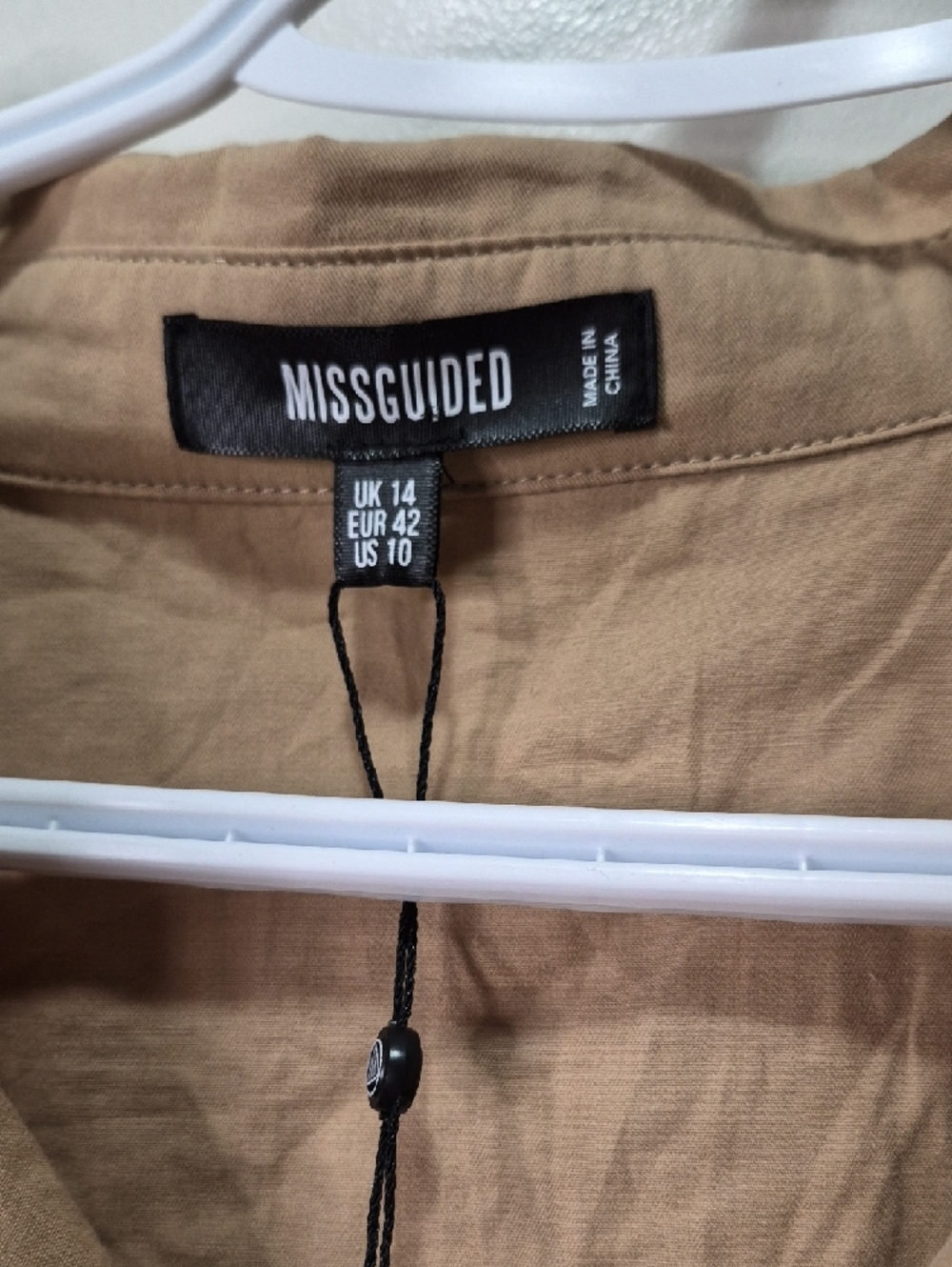 Missguided Beige Cropped Button-Up Shirt - Picture 2 of 7